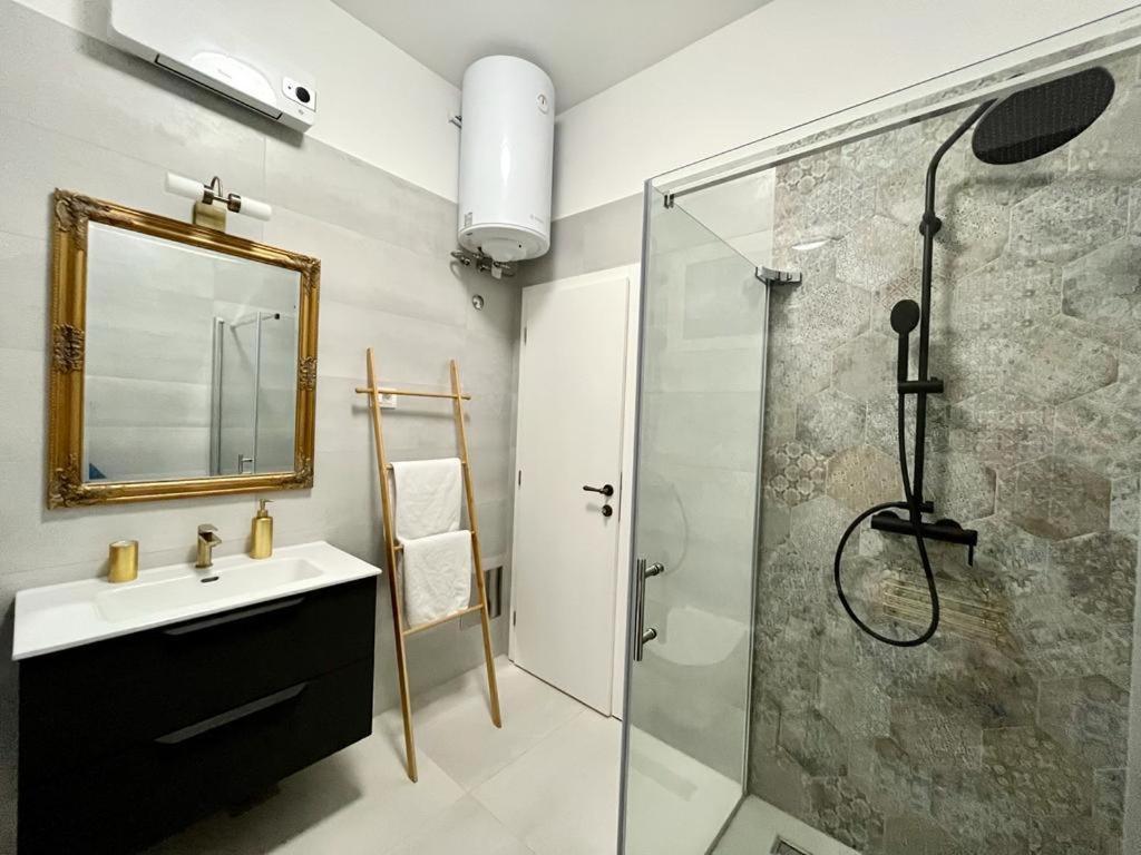 Lux Apartmans Pula Exterior foto